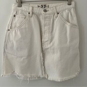 We The Free White Denim Skirt Distressed Size 27 Coastal Cowgirl Festival Rodeo